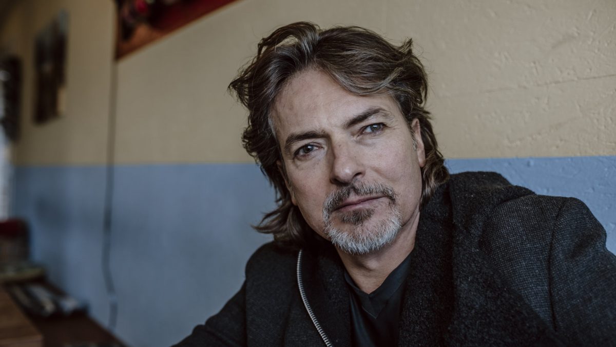 Pascal Breuer spielt an der Komödie im bayerischen Hof MR Management